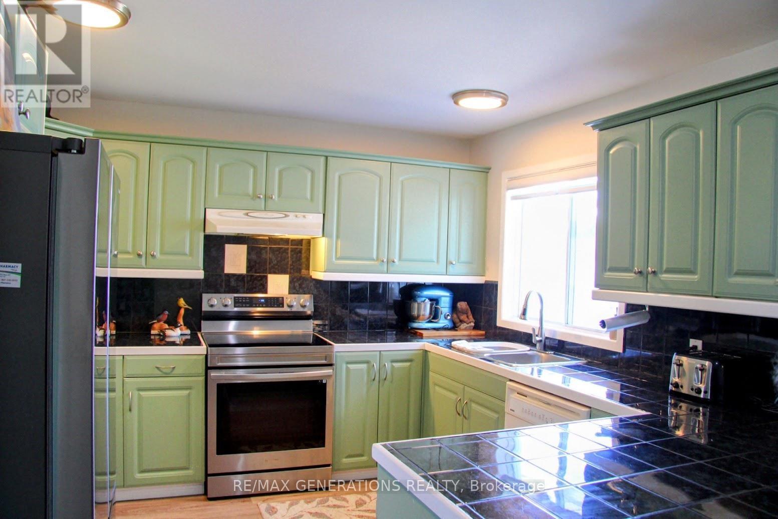 34 Terrace Heights Drive, Terrace Bay, Ontario  P0T 2W0 - Photo 3 - X13250888