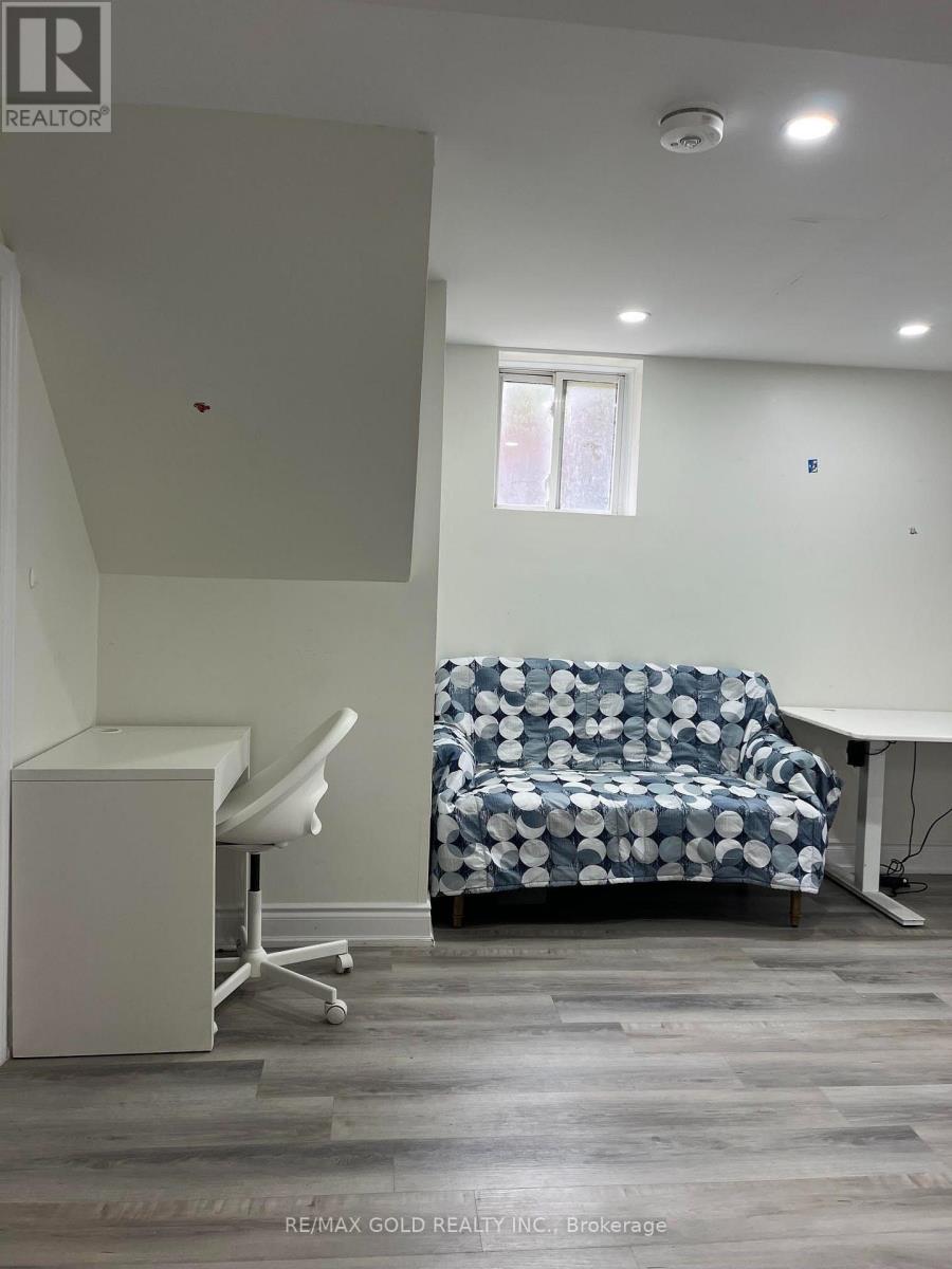 30 Moynes Avenue, Toronto, Ontario  M8Y 3B8 - Photo 16 - W13680938