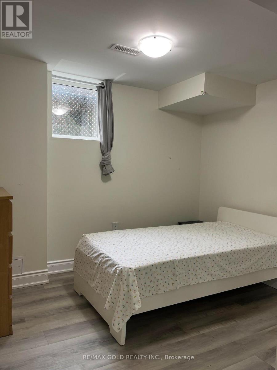 30 Moynes Avenue, Toronto, Ontario  M8Y 3B8 - Photo 18 - W13680938