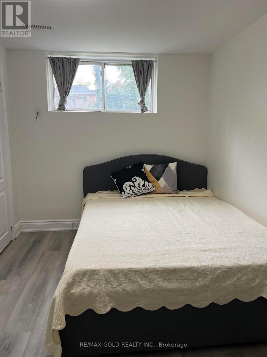 30 Moynes Avenue, Toronto, Ontario  M8Y 3B8 - Photo 17 - W13680938