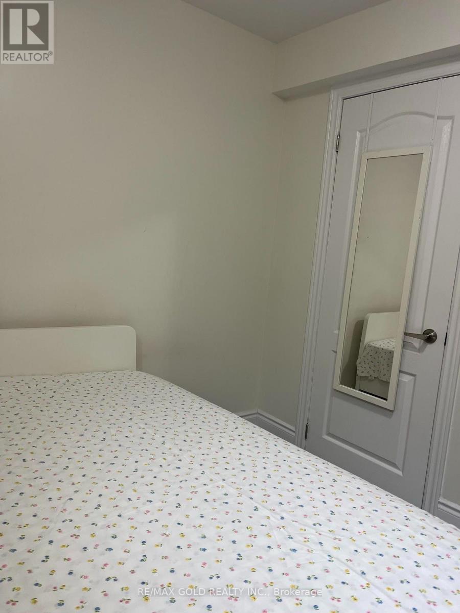 30 Moynes Avenue, Toronto, Ontario  M8Y 3B8 - Photo 19 - W13680938