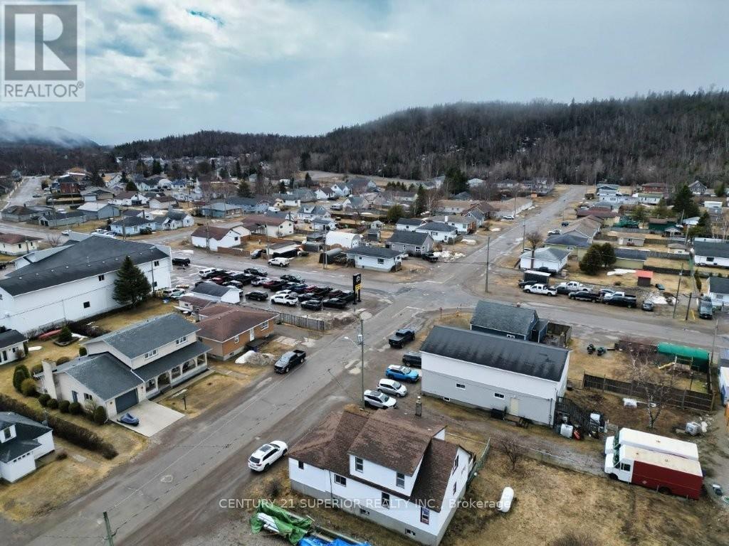 209 Walker Street, Schreiber, Ontario  P0T 2S0 - Photo 2 - X13251224