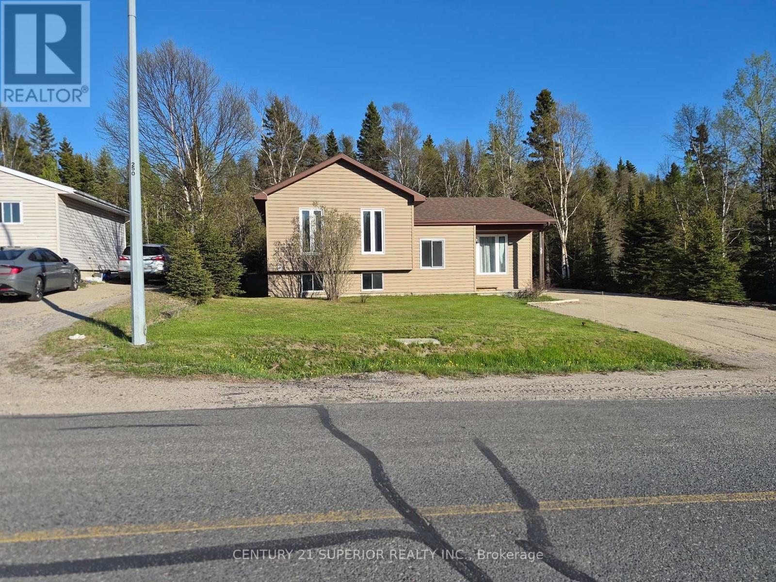 59 Hemlo Drive, Marathon, Ontario  P0T 2E0 - Photo 2 - X13251362