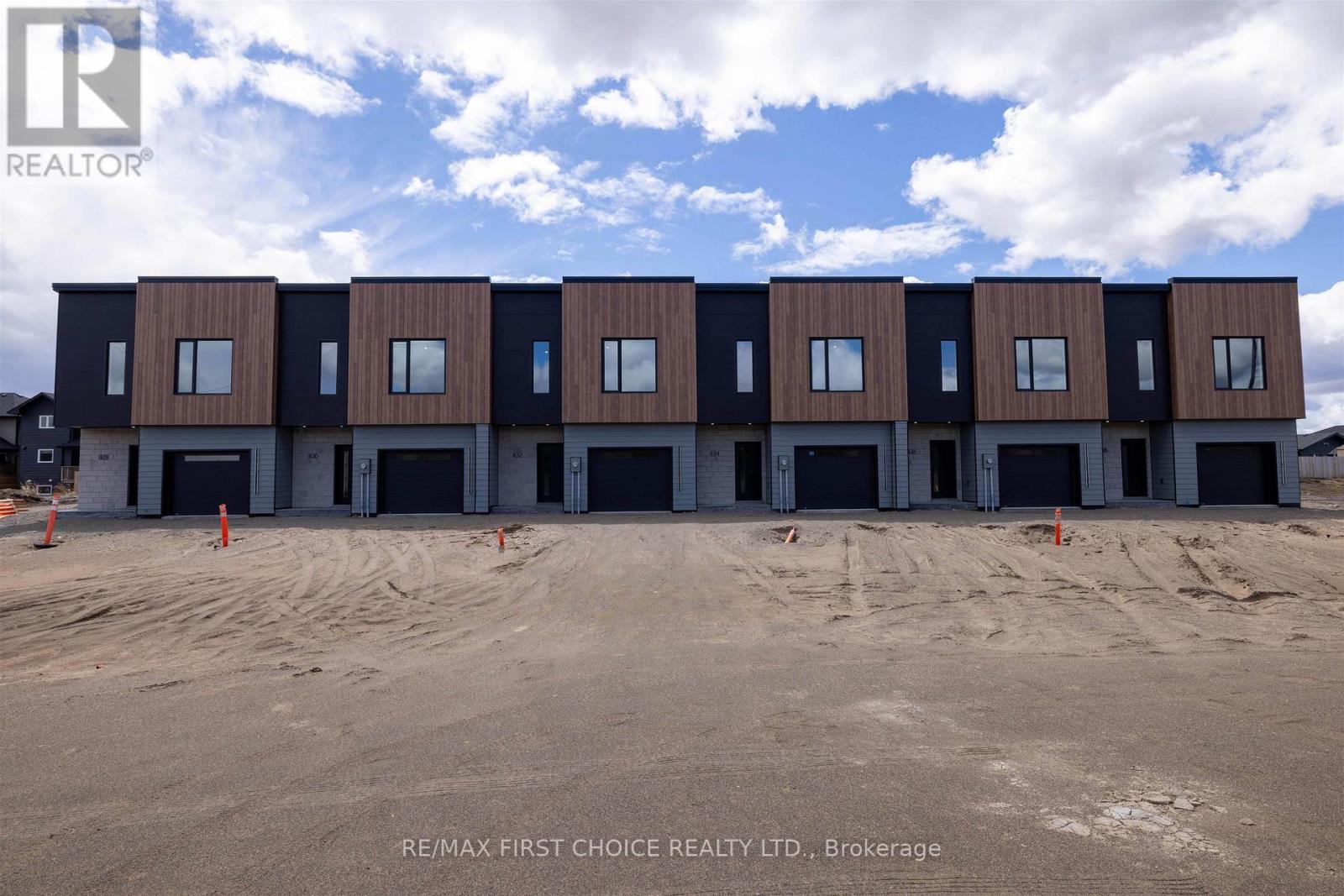 832 Weiler Boulevard, Thunder Bay, Ontario  P7C 0A7 - Photo 1 - X13250560