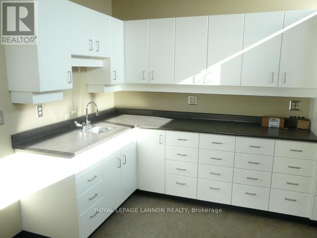 B - 947 Memorial Avenue, Thunder Bay, Ontario  P7B 4A1 - Photo 5 - X13256018