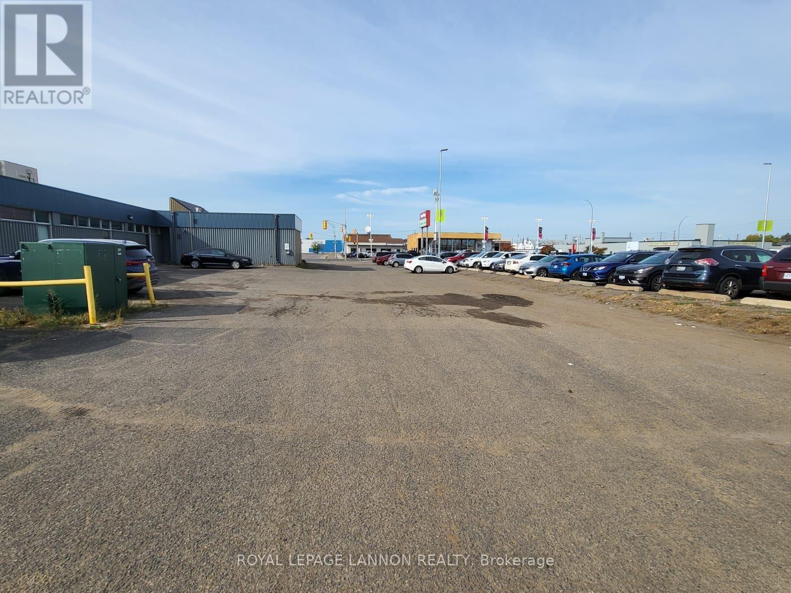 B - 947 Memorial Avenue, Thunder Bay, Ontario  P7B 4A1 - Photo 19 - X13256018