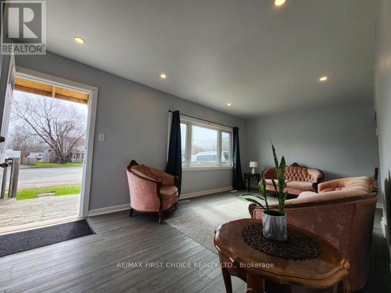 5 Crutchfield Avenue, Red Rock, Ontario  P0T 2P0 - Photo 4 - X13251394