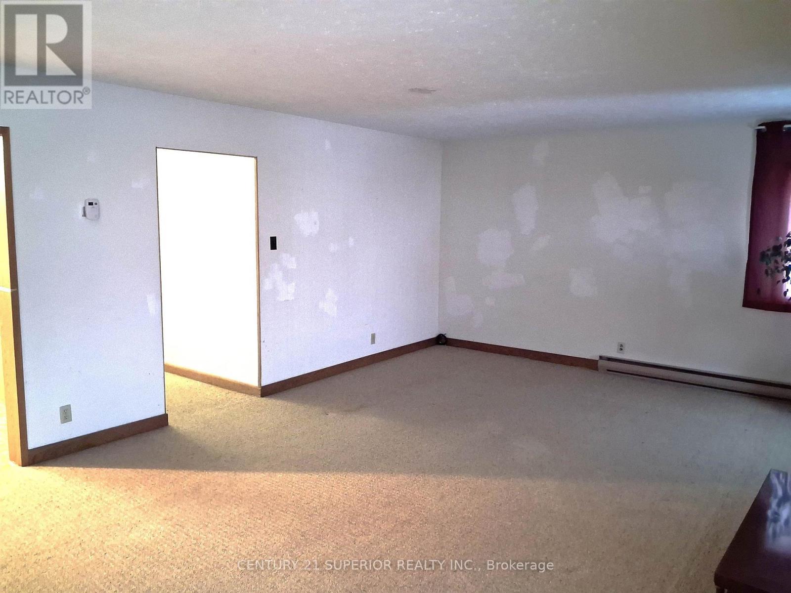 11 Simcoe Plaza, Terrace Bay, Ontario  P0T 2W0 - Photo 19 - X13245364