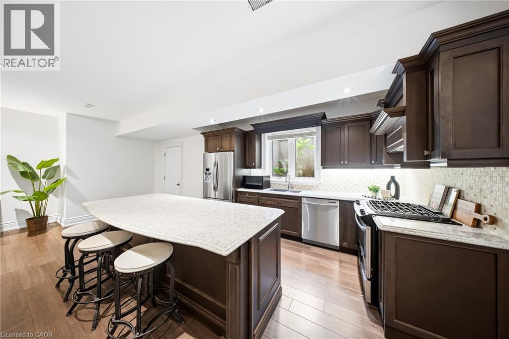 1098 Lakeshore Road W, Oakville, Ontario  L6L 1E9 - Photo 29 - 40842845