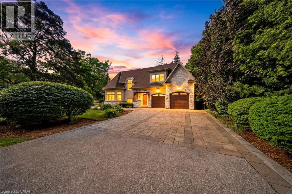 1098 LAKESHORE Road W, Oakville, Ontario