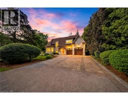 1098 LAKESHORE Road W, Oakville, Ontario