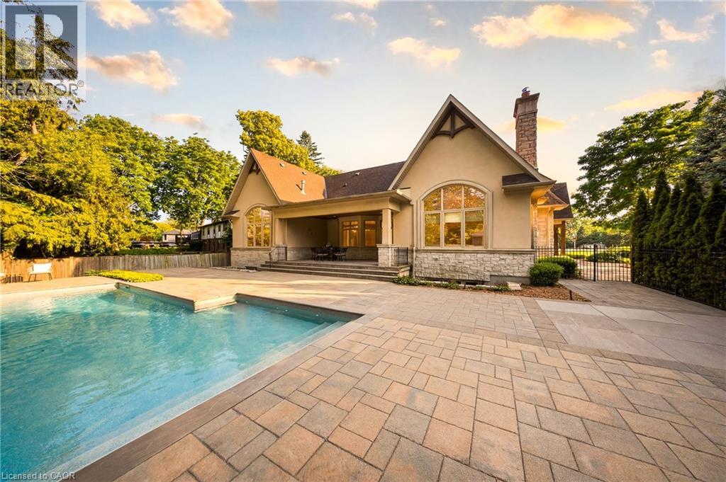 1098 Lakeshore Road W, Oakville, Ontario  L6L 1E9 - Photo 43 - 40842845
