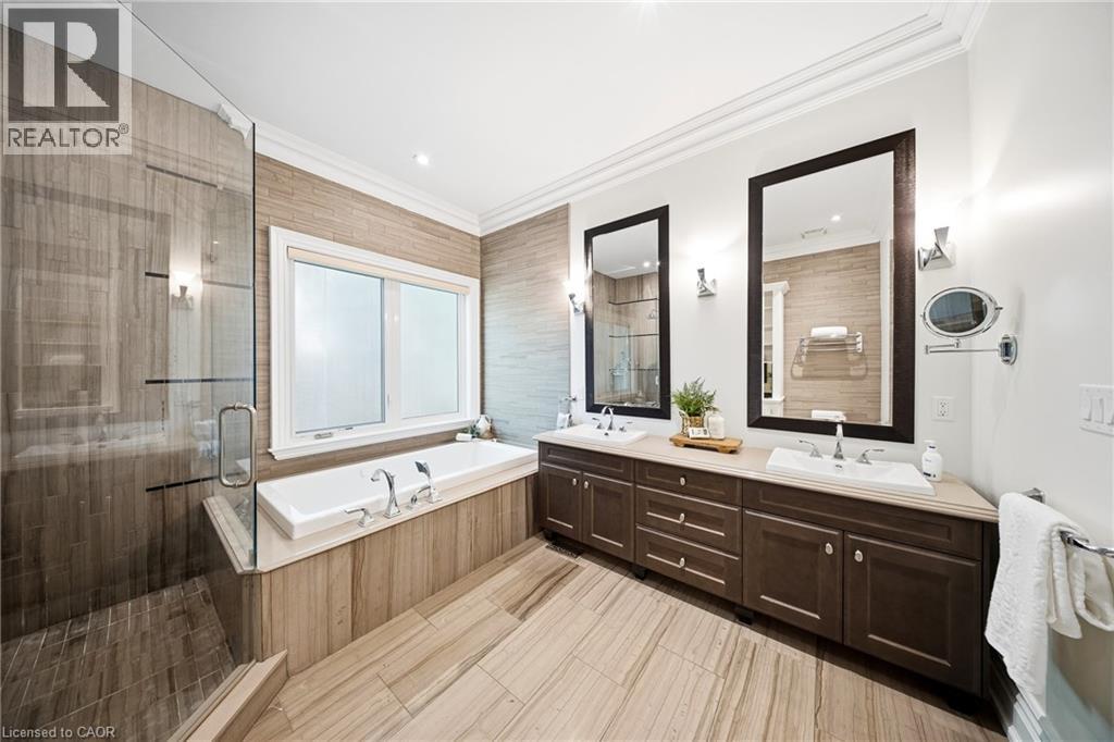 1098 Lakeshore Road W, Oakville, Ontario  L6L 1E9 - Photo 18 - 40842845