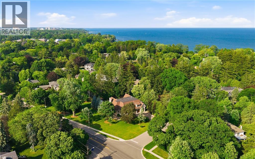 1098 Lakeshore Road W, Oakville, Ontario  L6L 1E9 - Photo 46 - 40842845