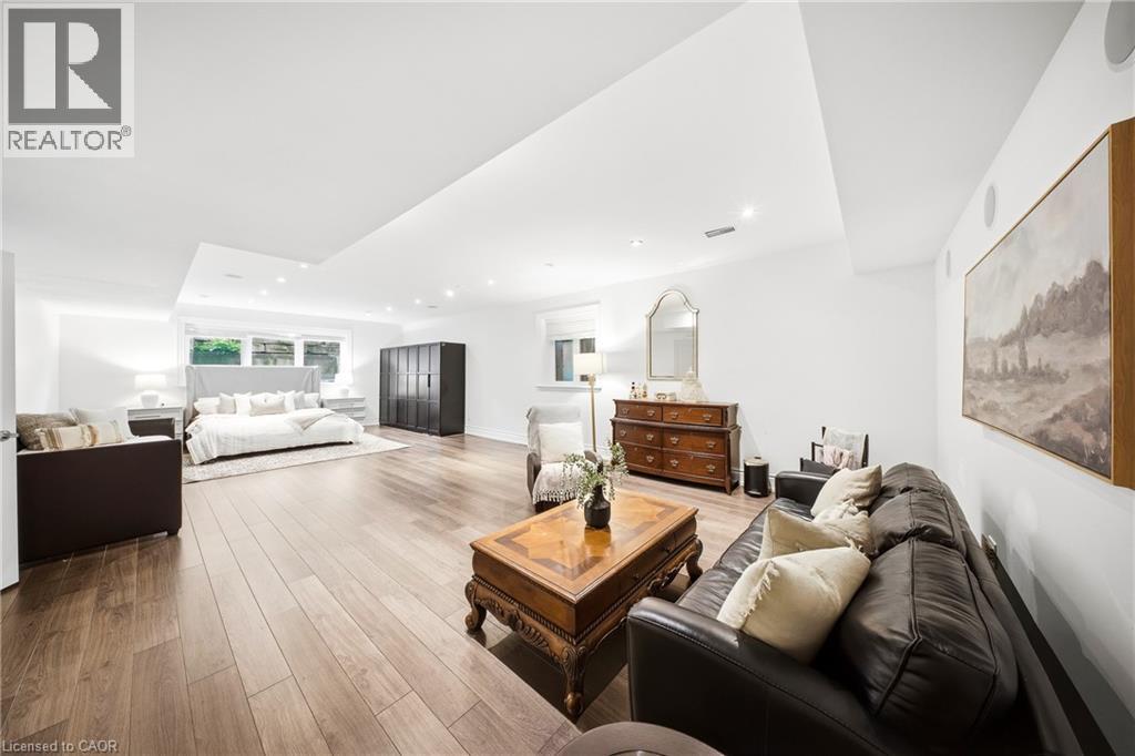 1098 Lakeshore Road W, Oakville, Ontario  L6L 1E9 - Photo 32 - 40842845