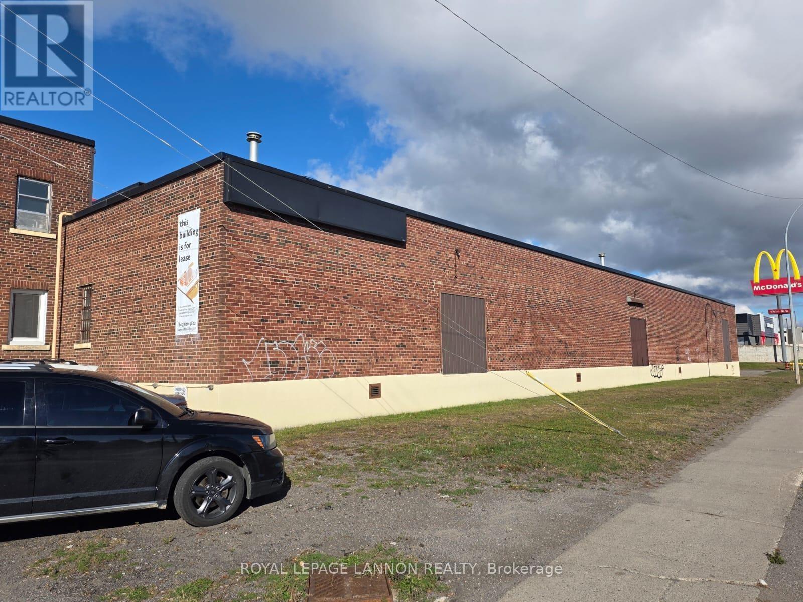 184 Camelot Street, Thunder Bay, Ontario  P7A 4A9 - Photo 2 - X13258812