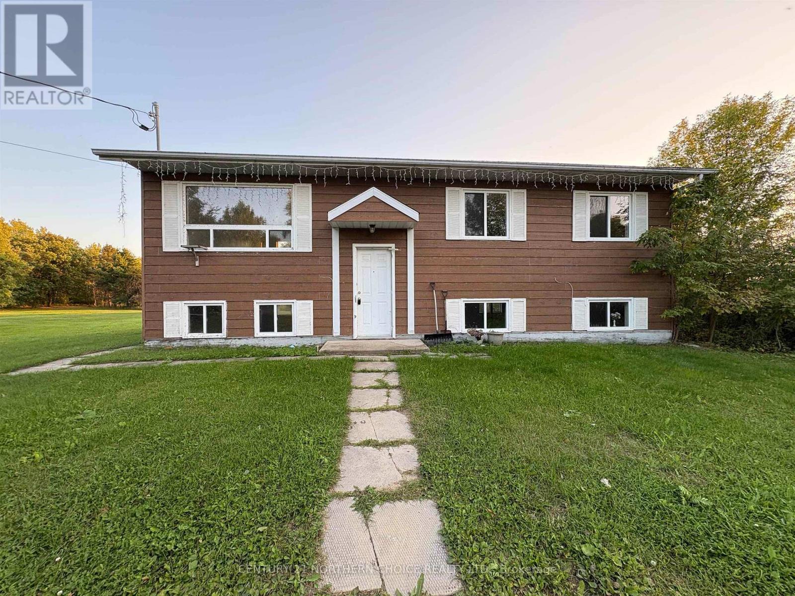44 ELEANOR LAKE ROAD, Lake of the Woods, Ontario