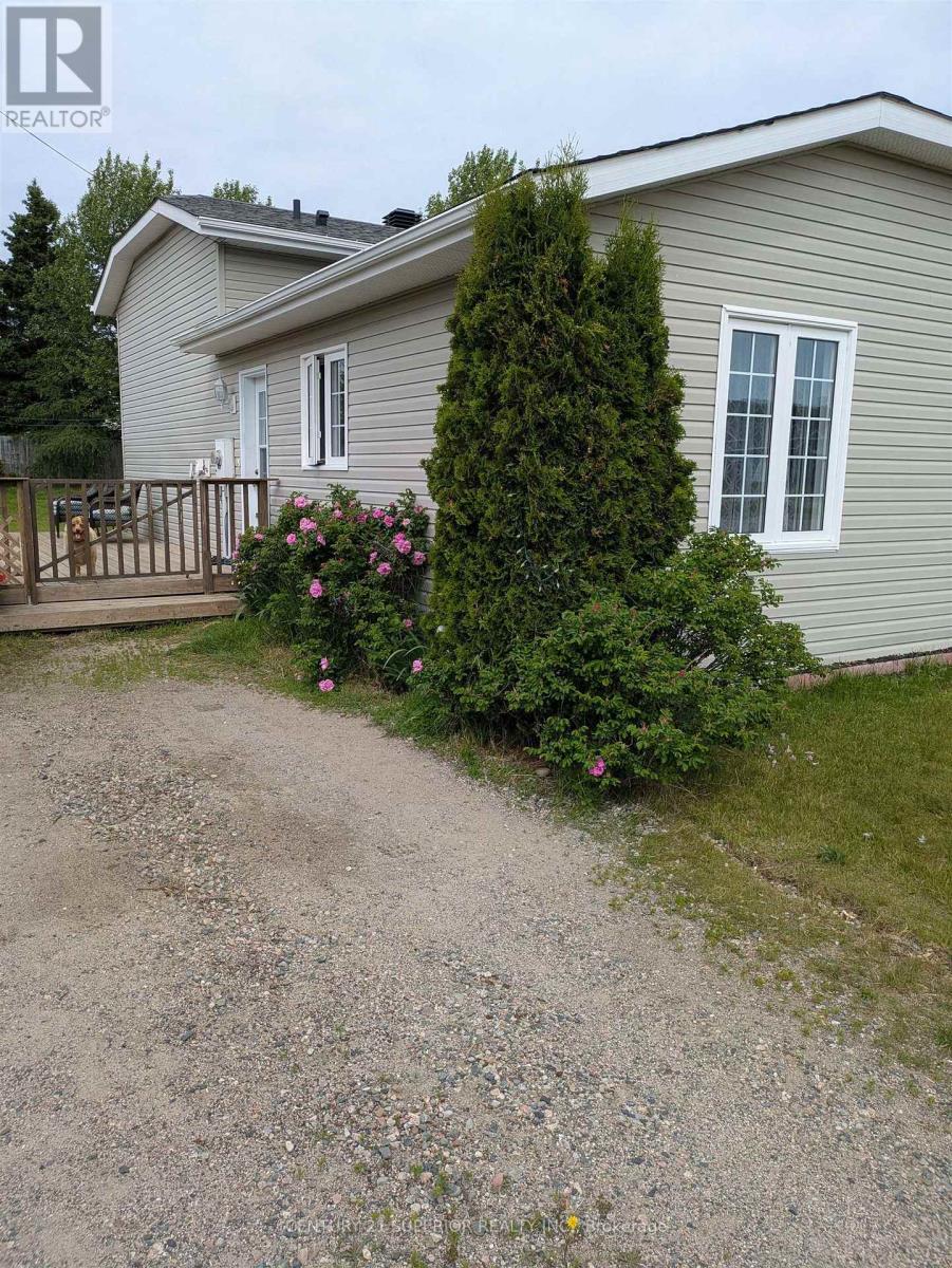 34 Hemlo Drive, Marathon, Ontario  P0T 2E0 - Photo 3 - X13258144