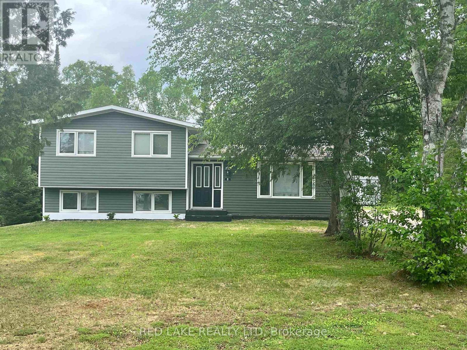 8 John Street, Ear Falls, Ontario  P0V 1T0 - Photo 2 - X13431168
