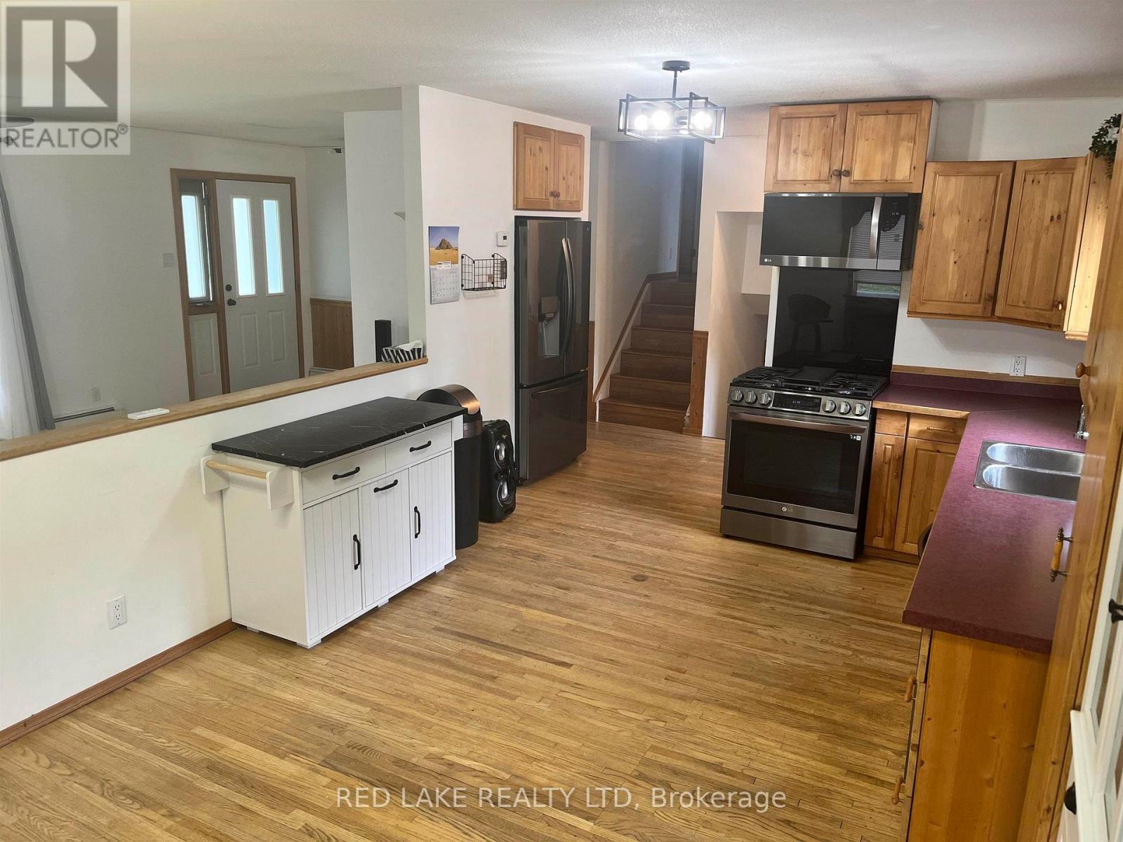 8 John Street, Ear Falls, Ontario  P0V 1T0 - Photo 7 - X13431168