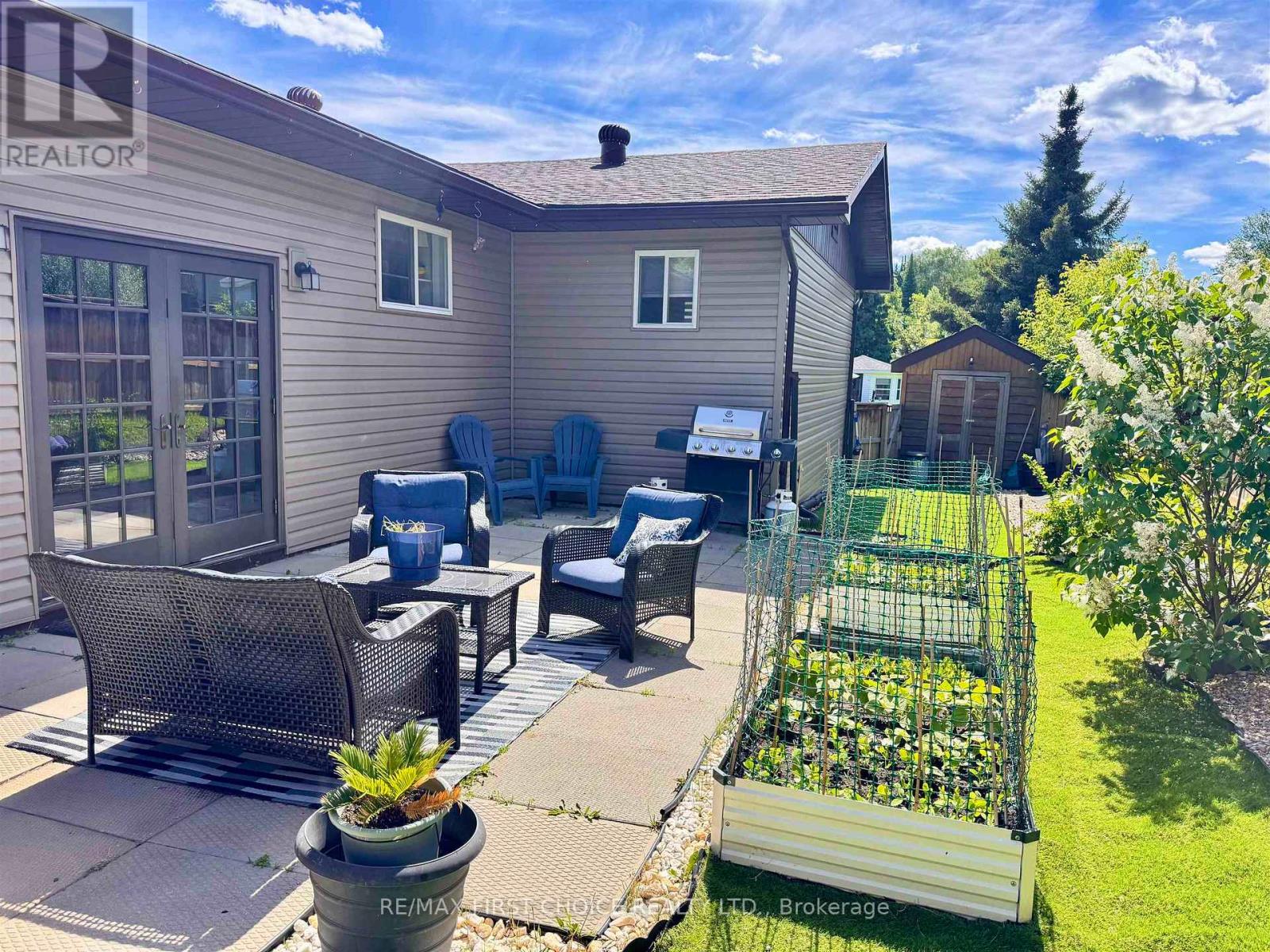 17 Kenora Road, Red Lake, Ontario  P0V 2M0 - Photo 11 - X13483740