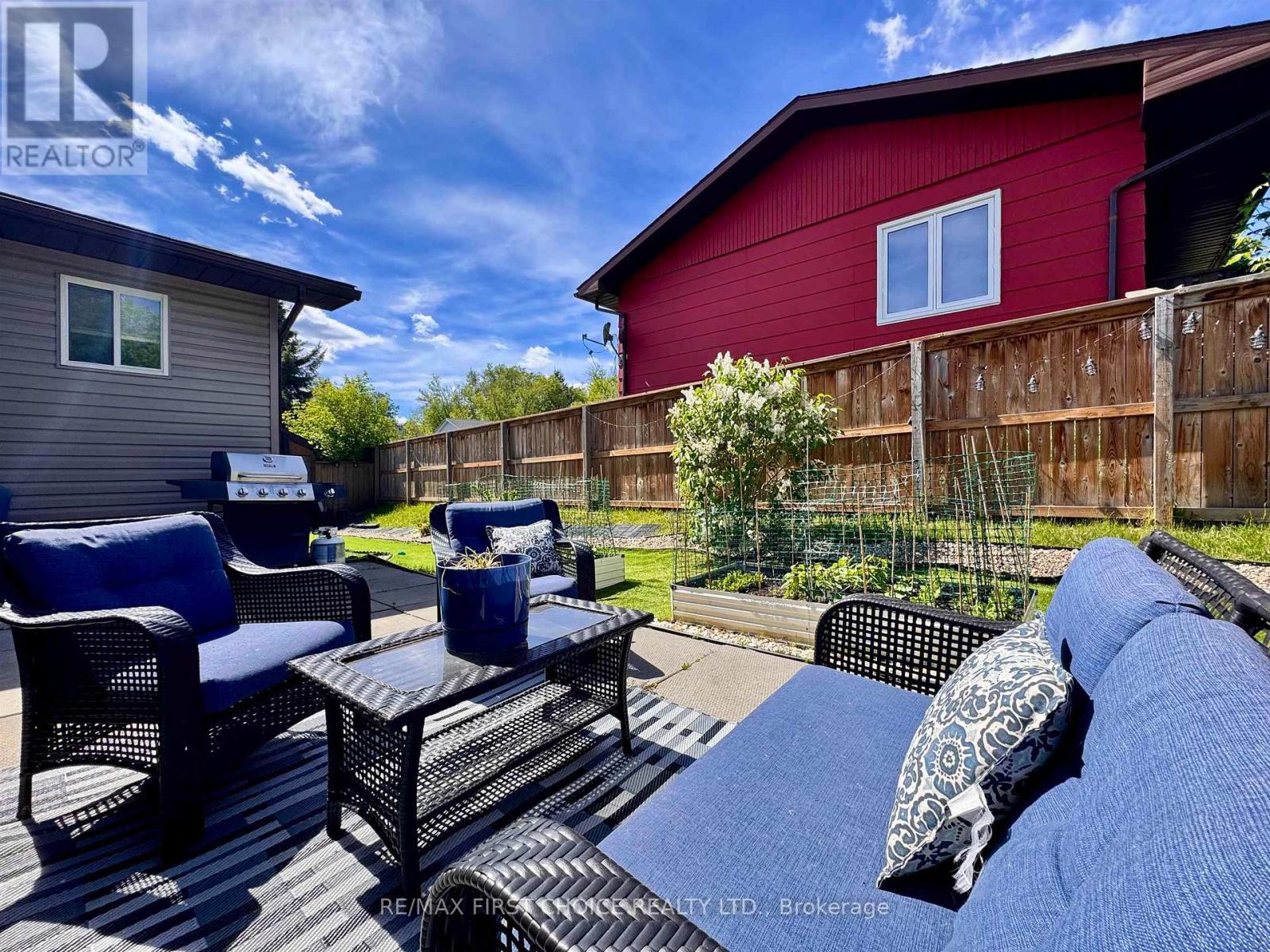 17 Kenora Road, Red Lake, Ontario  P0V 2M0 - Photo 10 - X13483740
