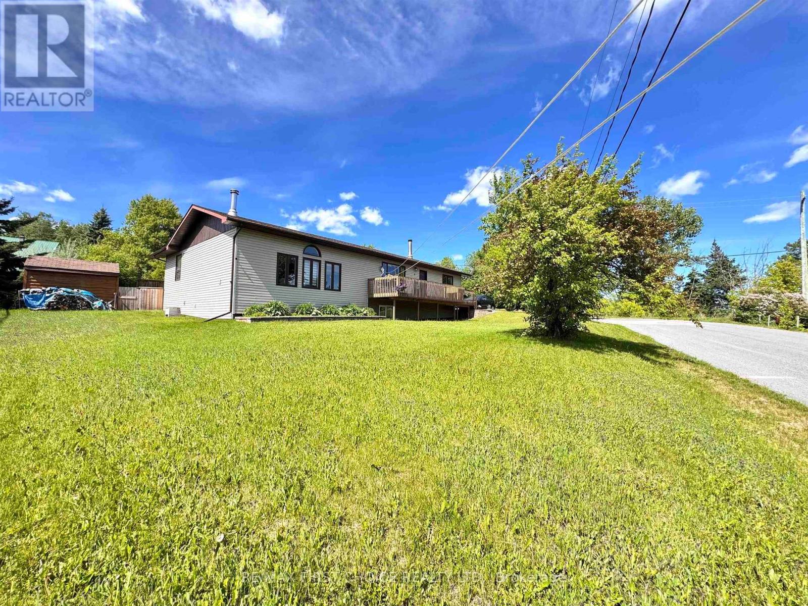17 Kenora Road, Red Lake, Ontario  P0V 2M0 - Photo 4 - X13483740
