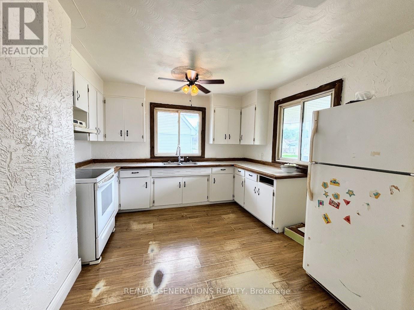 55 Neebig Avenue, Manitouwadge, Ontario  P0T 2C0 - Photo 6 - X13478030