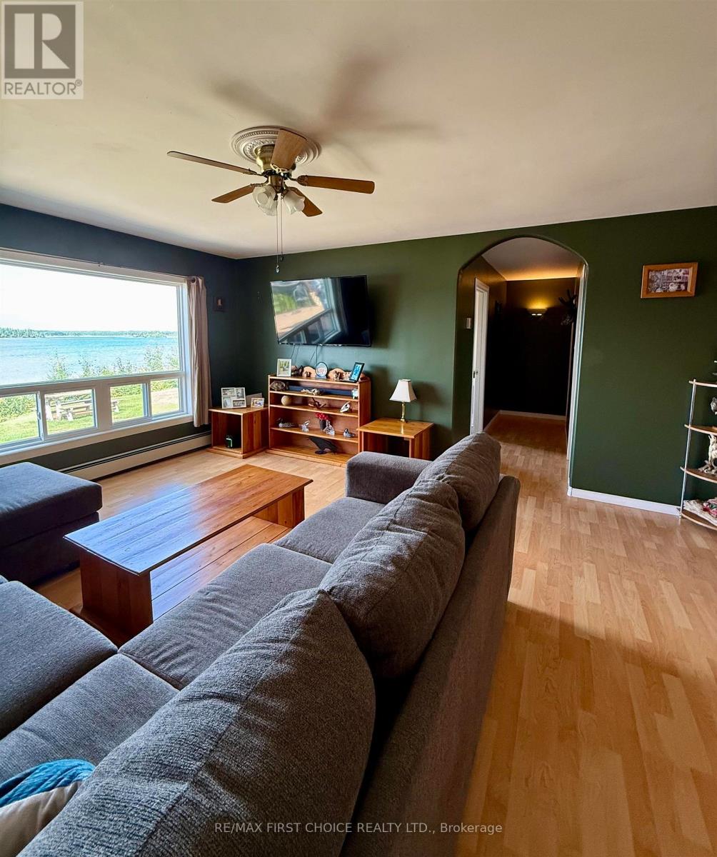 1216 Hwy 584, Greenstone, Ontario  P0T 1M0 - Photo 8 - X13256870