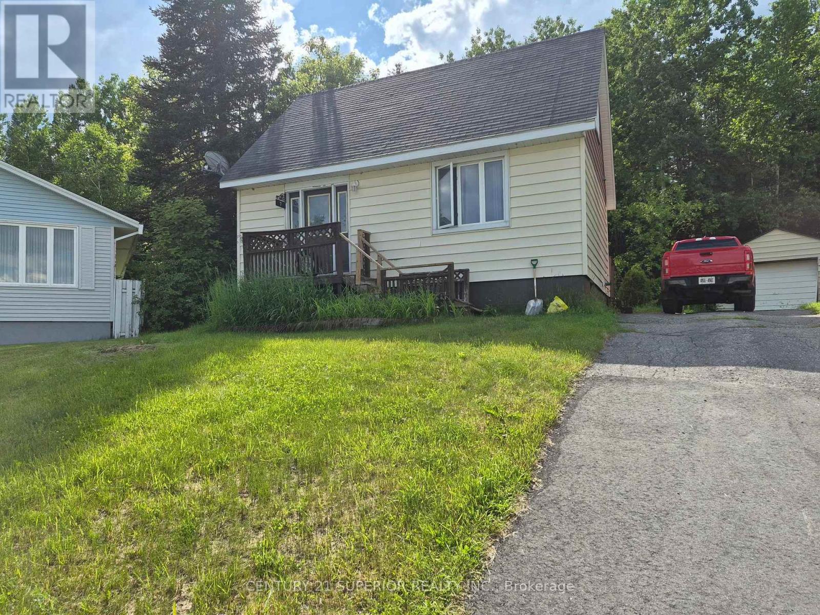7 Essa Place, Manitouwadge, Ontario  P0T 2C0 - Photo 3 - X13501902
