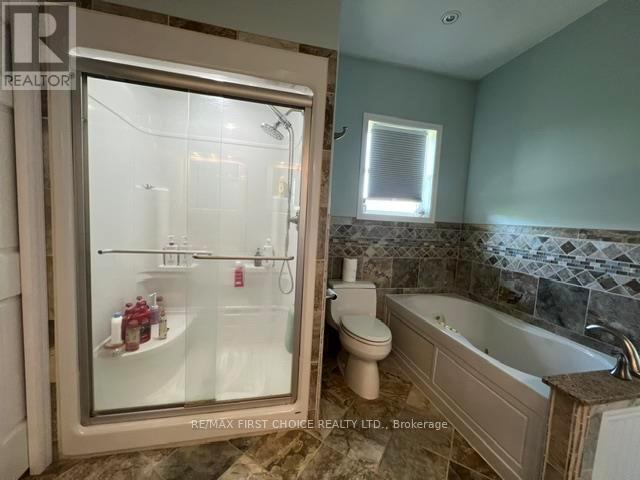 7431 Hwy 621, Lake Of The Woods, Ontario  P0W 1J0 - Photo 12 - X13520808