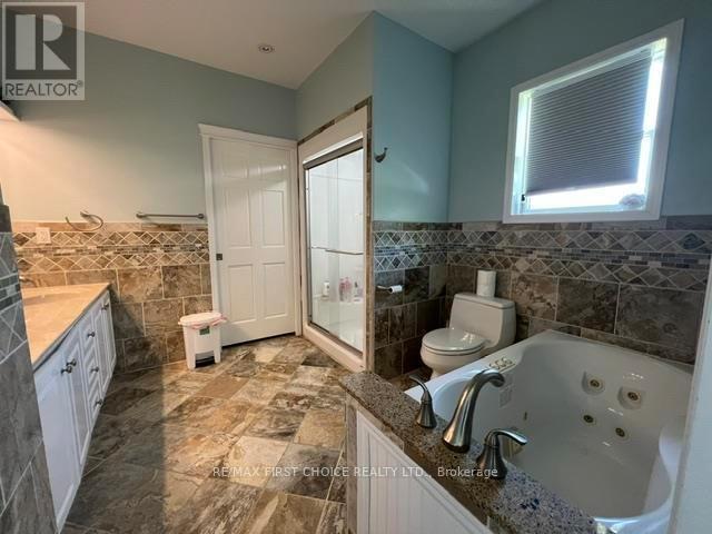 7431 Hwy 621, Lake Of The Woods, Ontario  P0W 1J0 - Photo 10 - X13520808