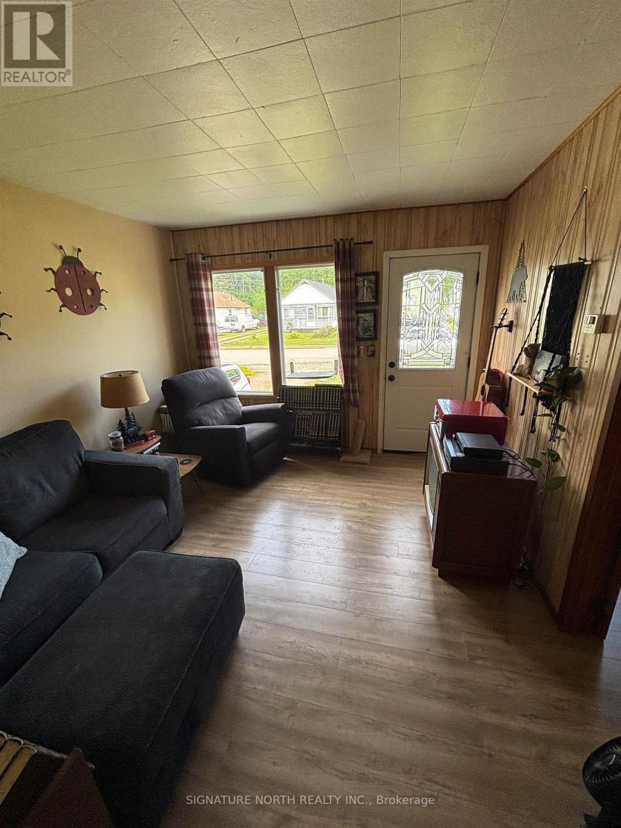 209 Fotheringham Ave., Atikokan (Tb-50), Ontario  P0T 1C0 - Photo 3 - X13533888