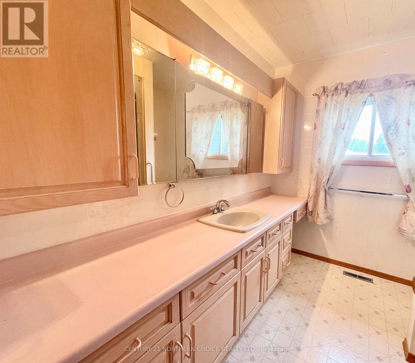 17141 Hwy 17 W, Kenora Remote Area, Ontario  P8N 2Y6 - Photo 32 - X13538684