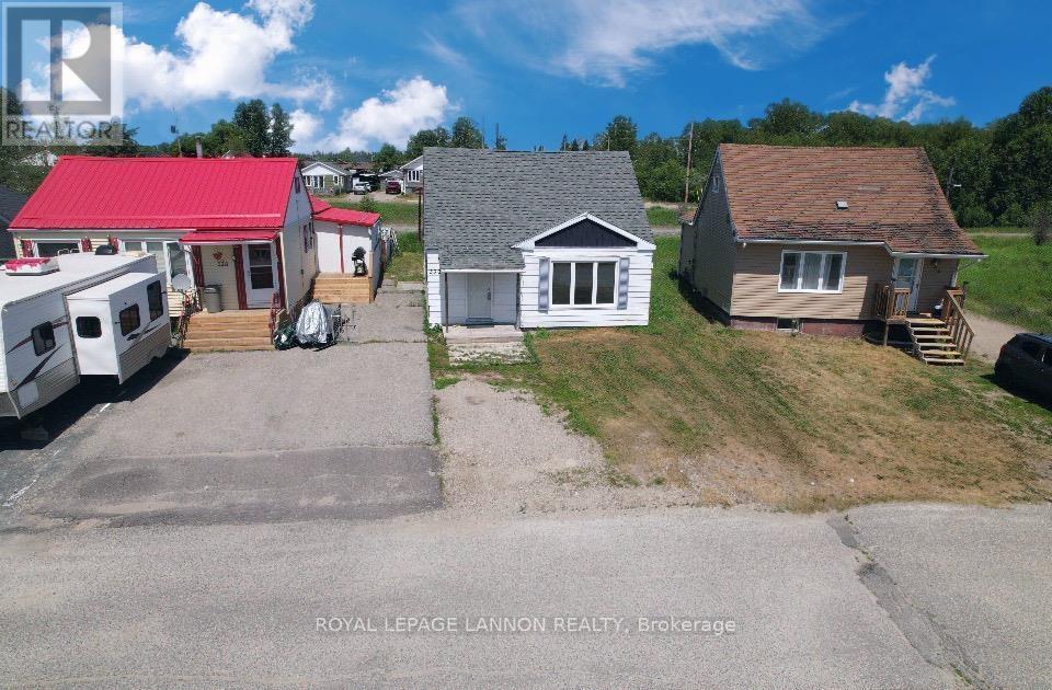 330 Ball Park Crescent, Greenstone, Ontario  P0T 1M0 - Photo 1 - X13538806