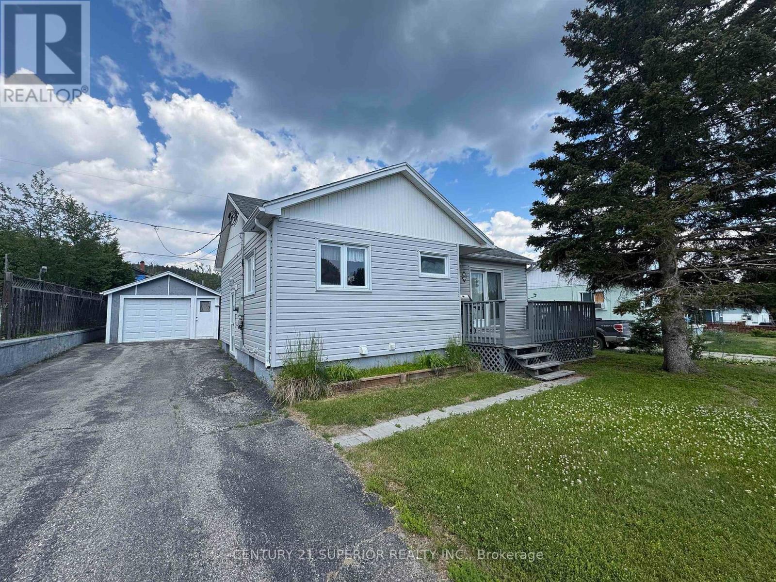 96 Warbler Drive, Manitouwadge, Ontario  P0T 2C0 - Photo 2 - X13560390