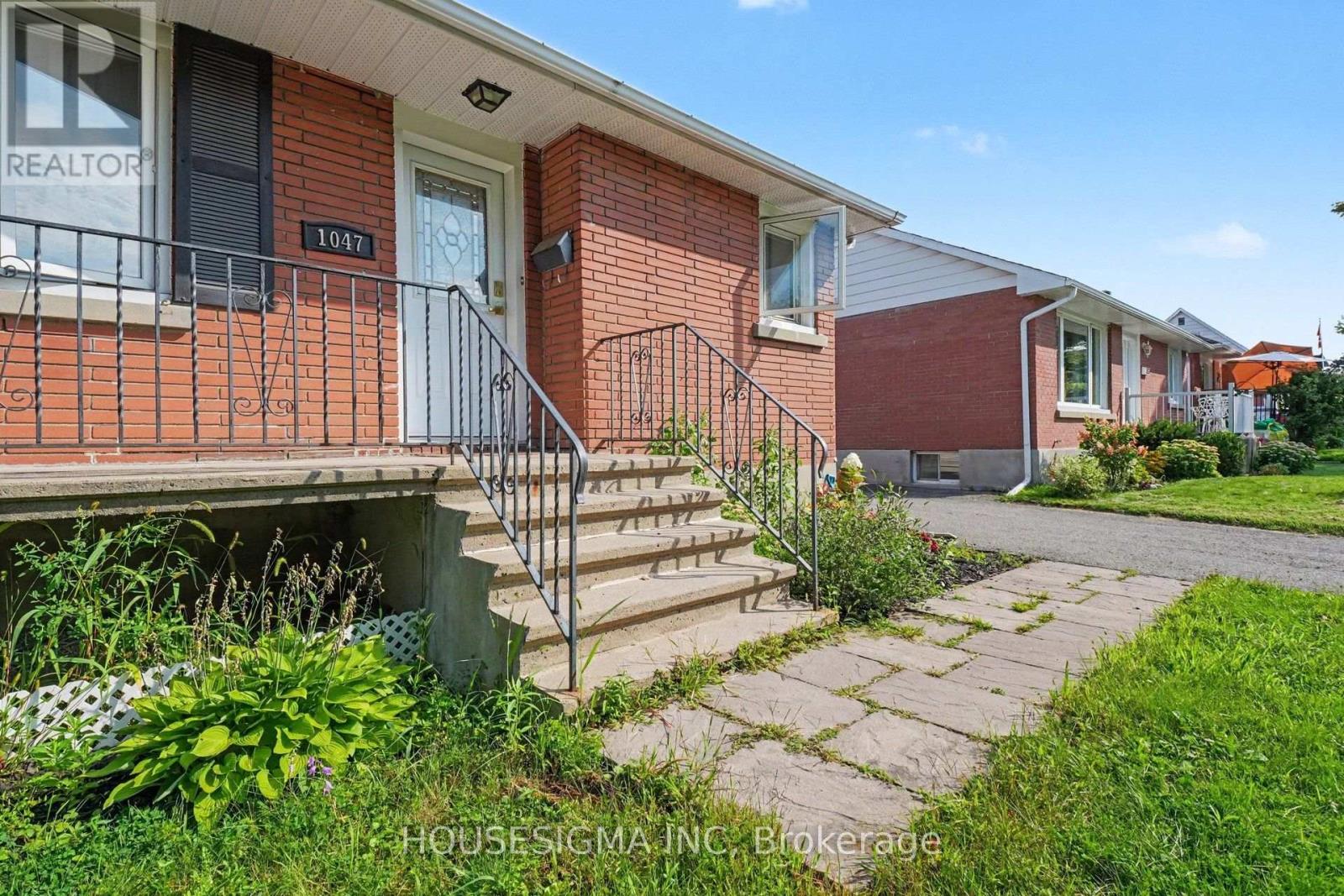 1047 Richard Avenue, Ottawa, Ontario  K1H 8C3 - Photo 3 - X13730990