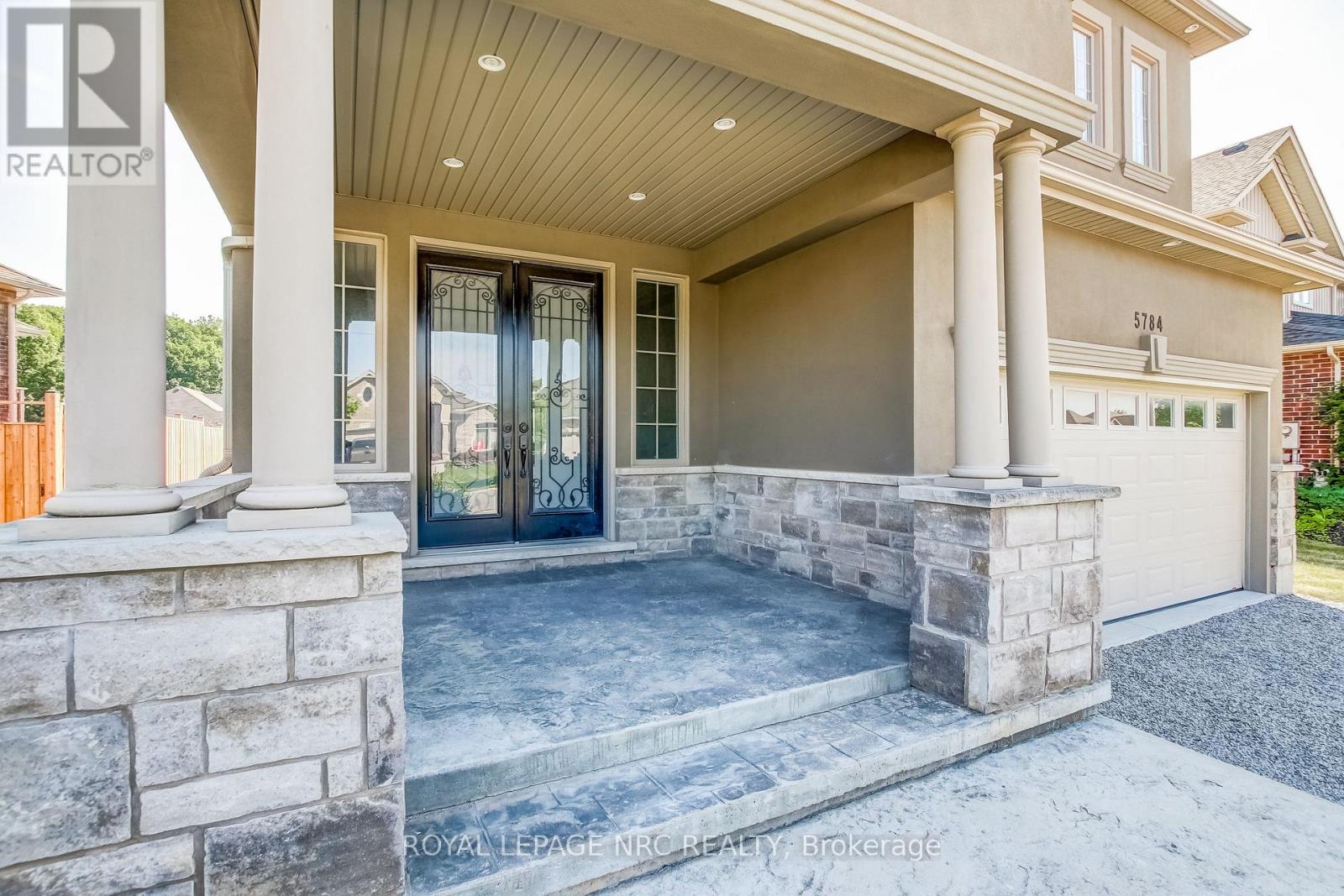 5784 Ironwood Street, Niagara Falls, Ontario  L2H 0G4 - Photo 2 - X13730666
