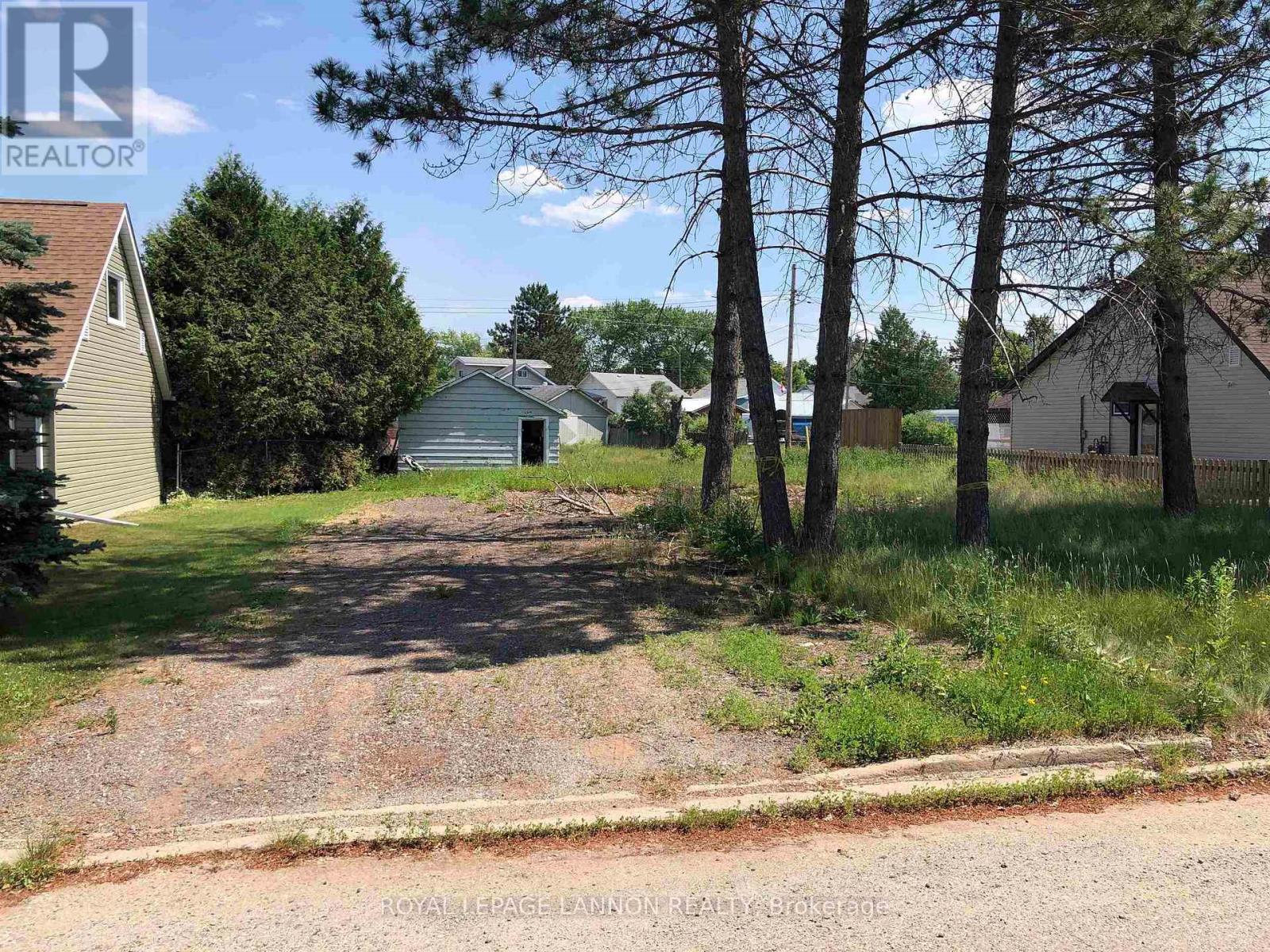 7 Starr Street, Atikokan, Ontario  P0T 1C0 - Photo 1 - X13566888