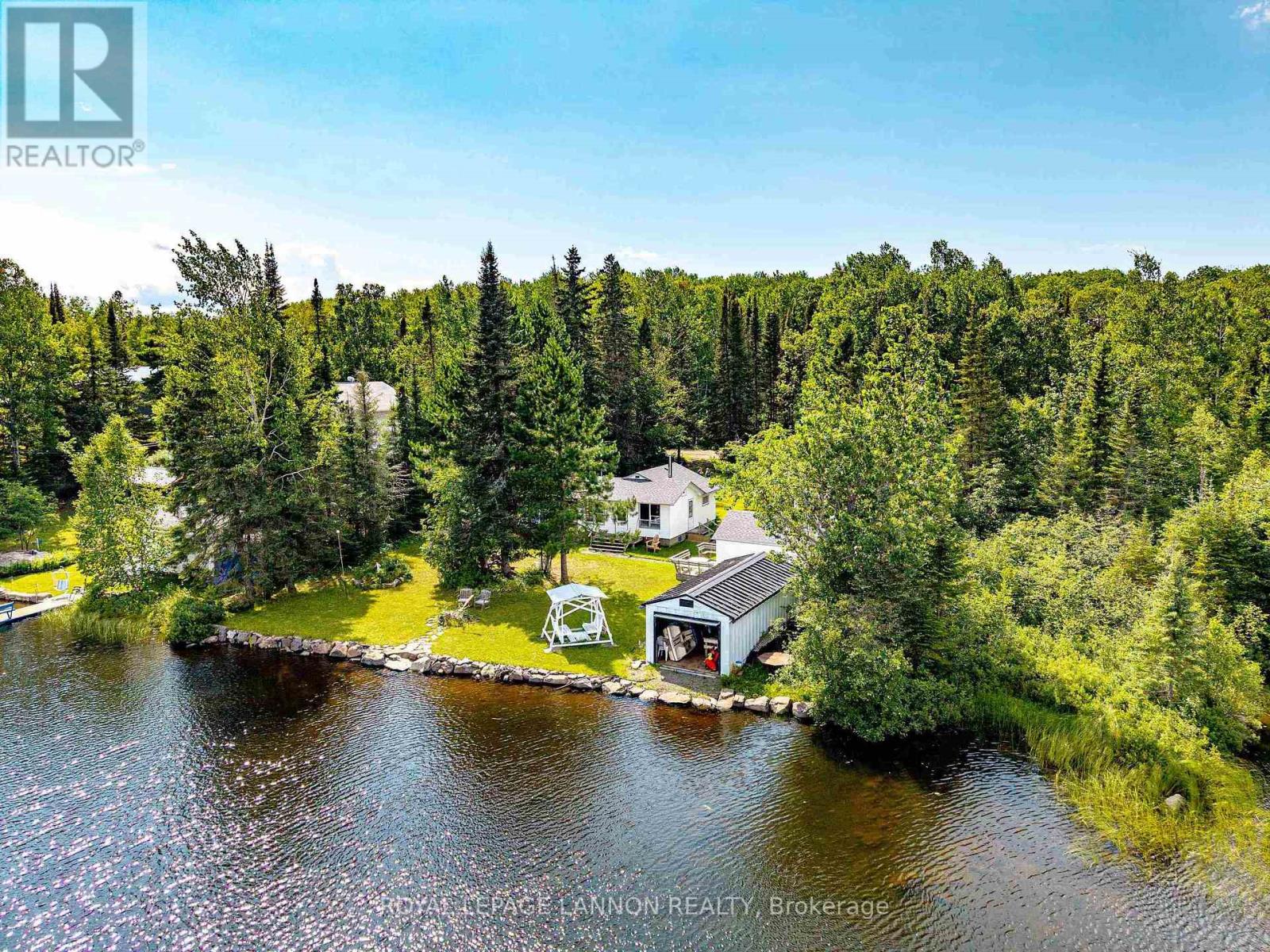 22 Warnica Road W, Thunder Bay Remote Area, Ontario  P7G 0Y5 - Photo 1 - X13633460