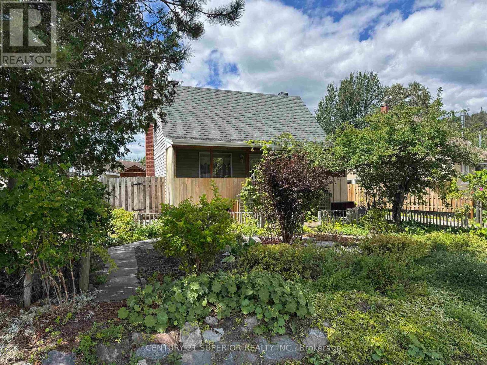 20 Heron Drive, Manitouwadge, Ontario  P0T 2C0 - Photo 1 - X13646622