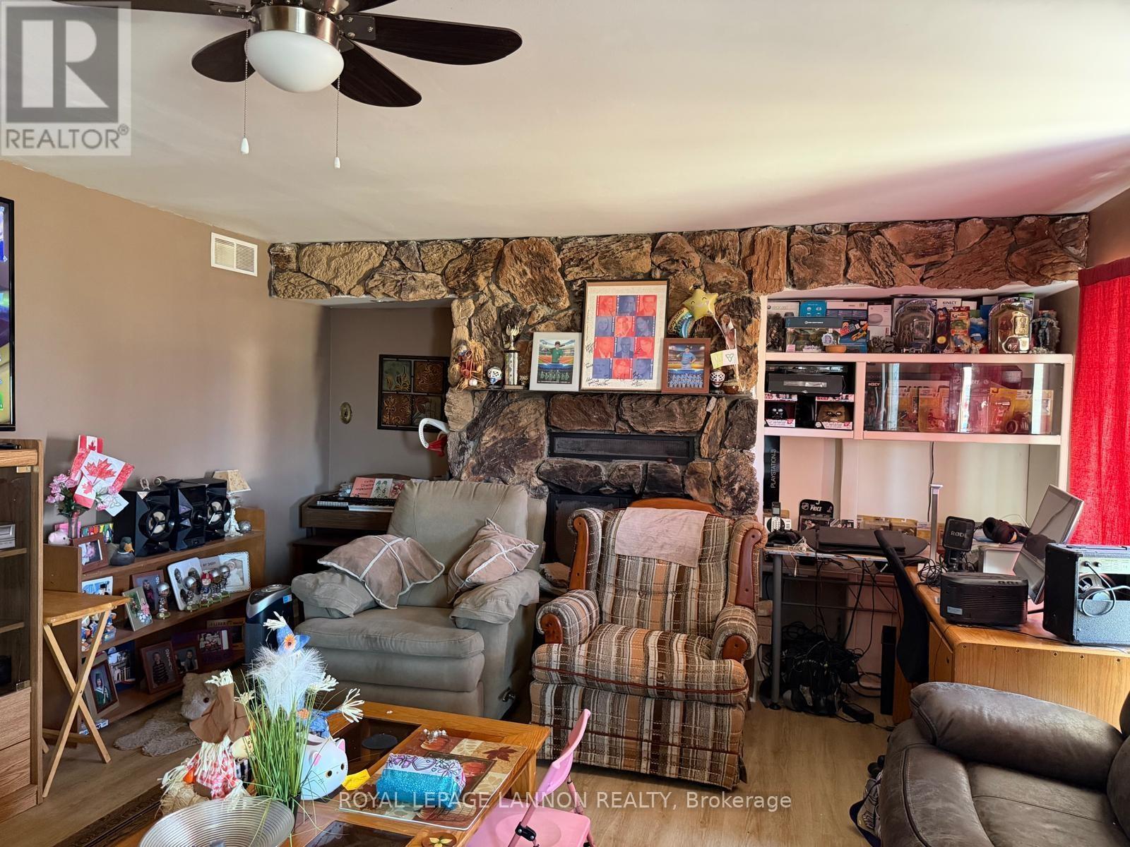 109 Ontario Street, Schreiber, Ontario  P0T 2S0 - Photo 3 - X13638686