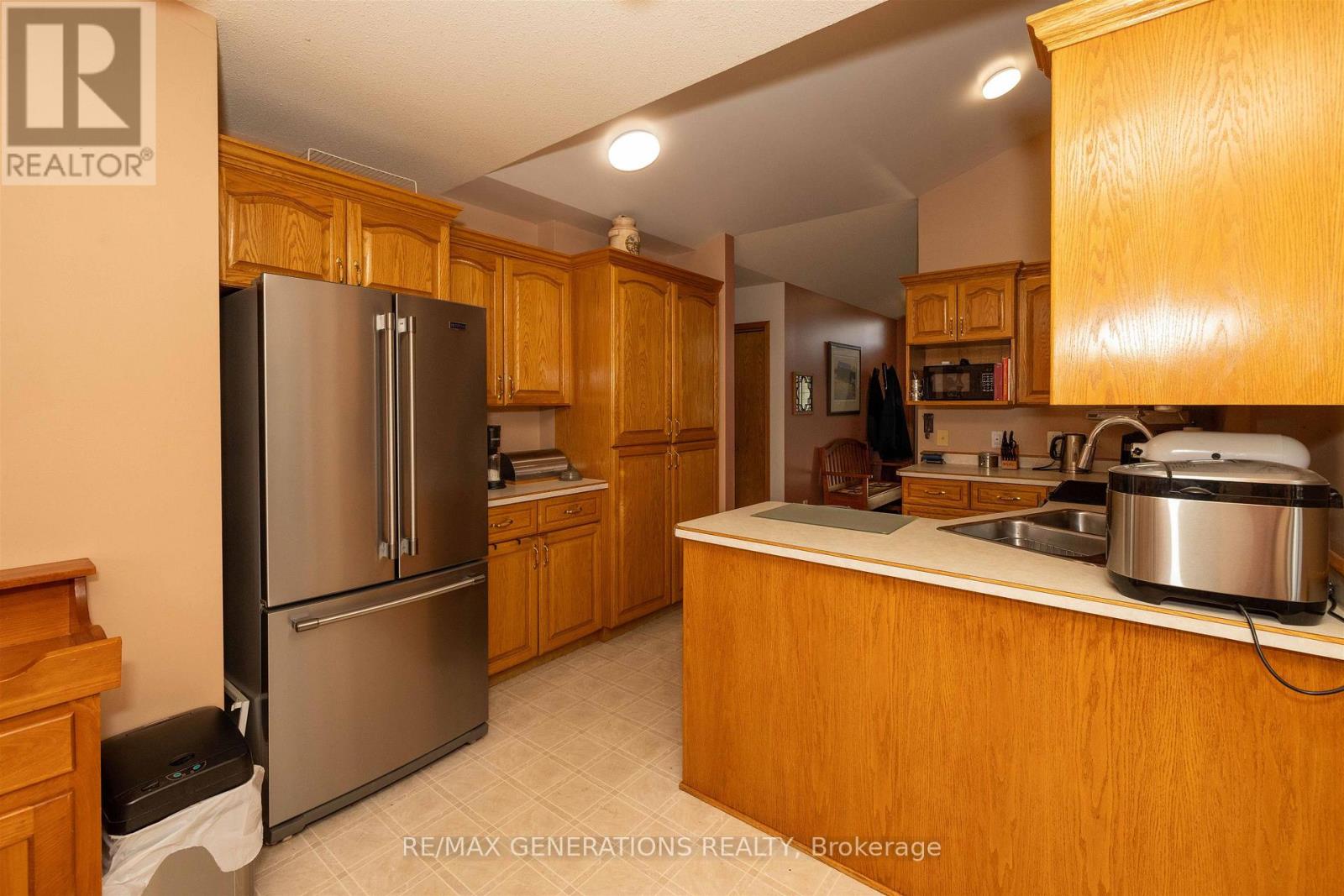 757 Porcupine Boulevard, Thunder Bay, Ontario  P7C 5Y9 - Photo 8 - X13635486