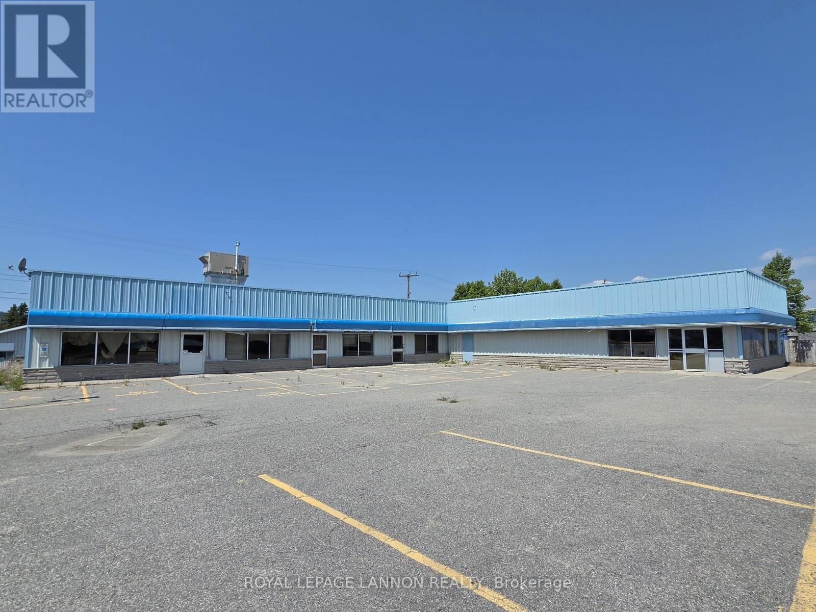 57 & 59 Peninsula Road, Marathon, Ontario  P0T 2E0 - Photo 2 - X13638514