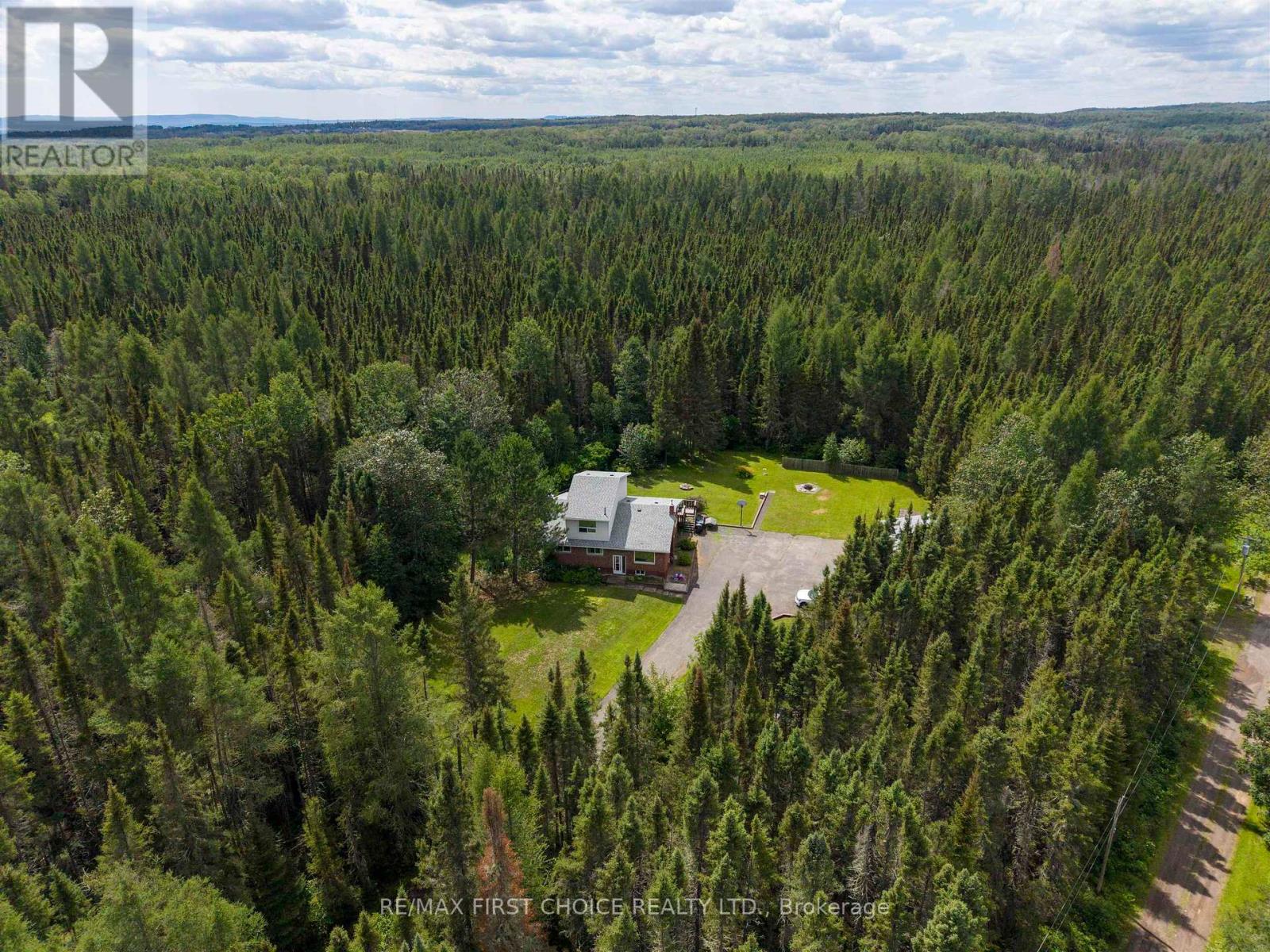 521 Onion Lake Road, Thunder Bay, Ontario  P7G 2C1 - Photo 2 - X13646976