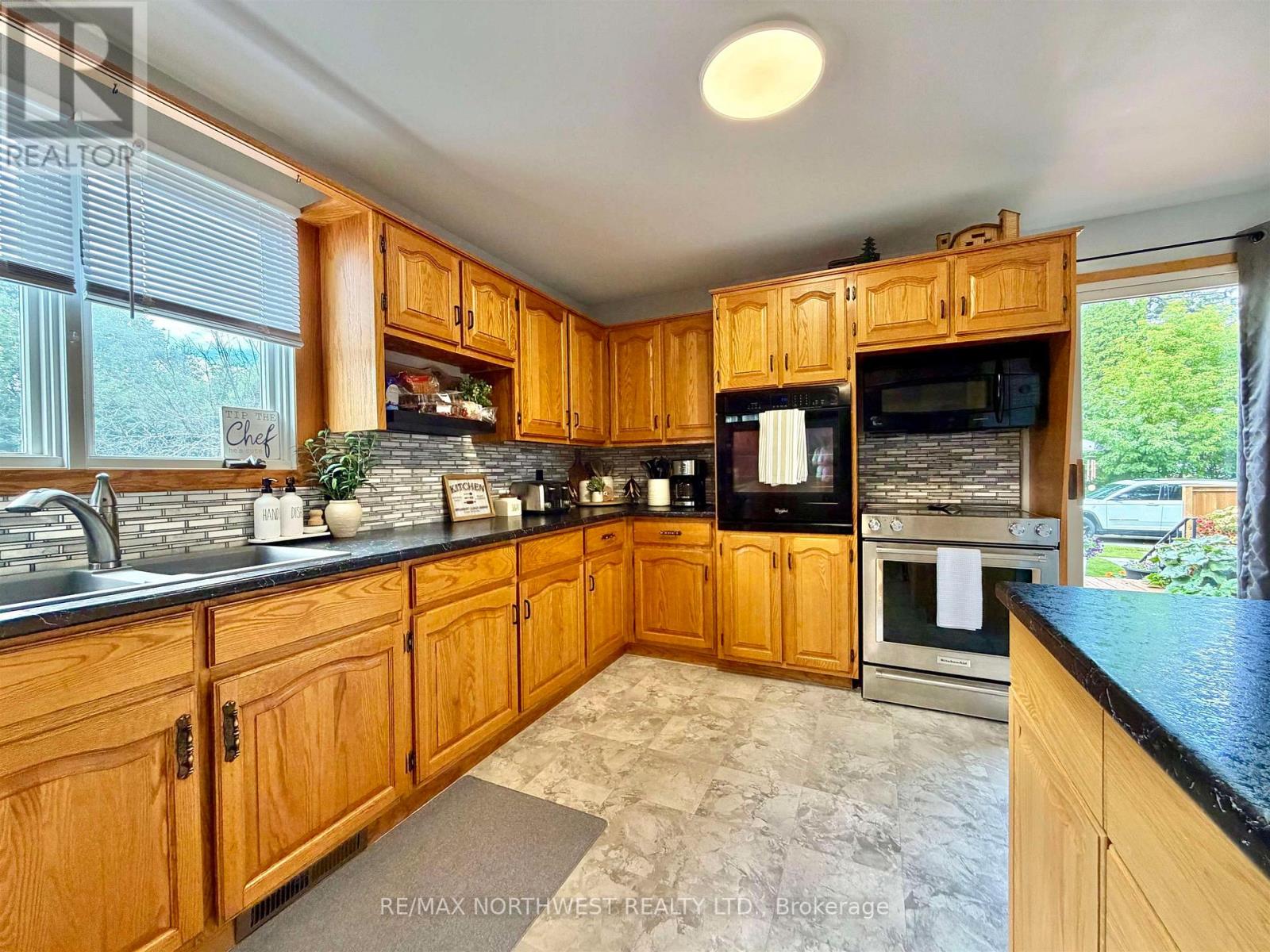 301 Butler Avenue, Fort Frances, Ontario  P9A 2N8 - Photo 10 - X13639218