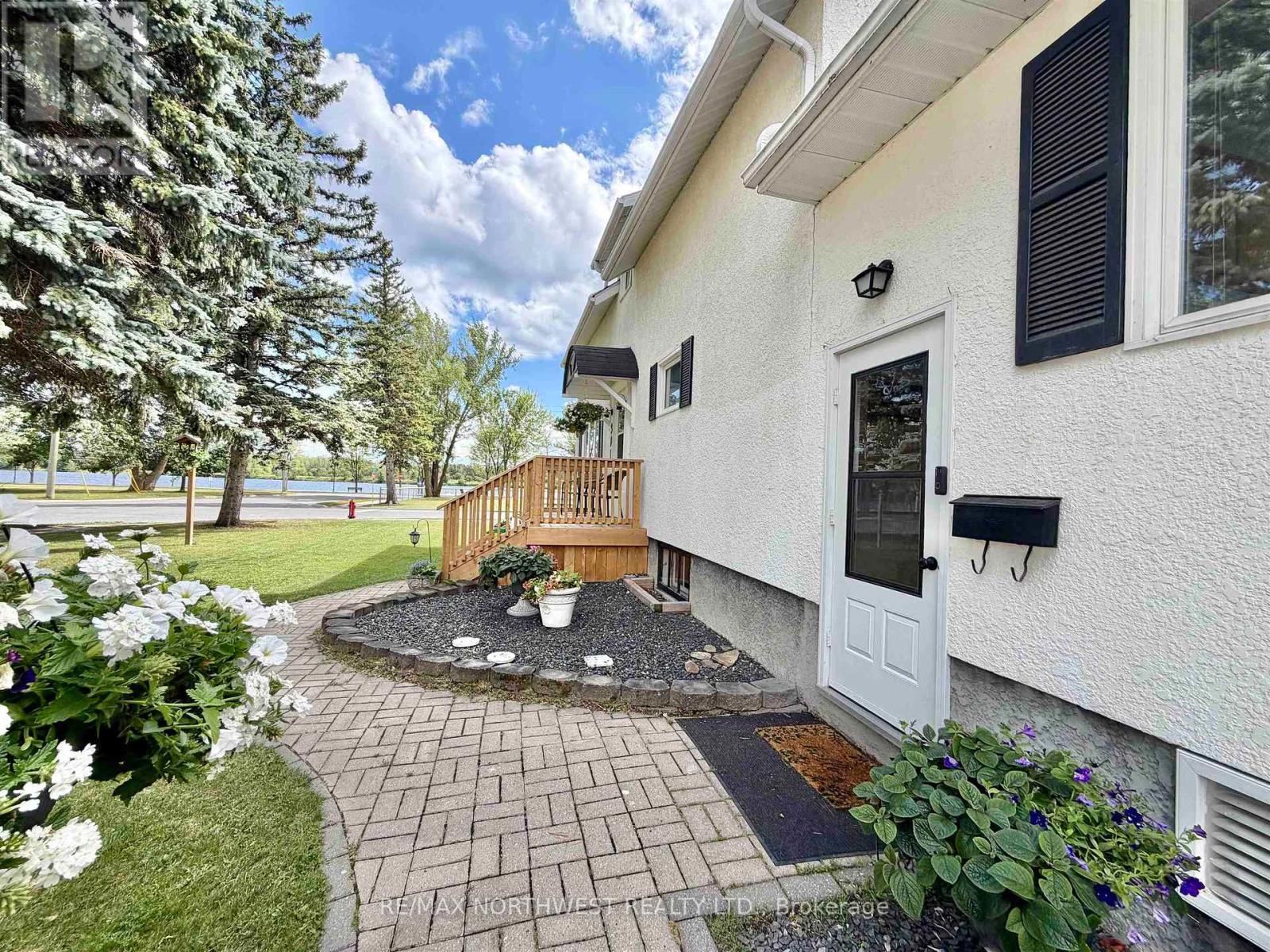 301 Butler Avenue, Fort Frances, Ontario  P9A 2N8 - Photo 2 - X13639218