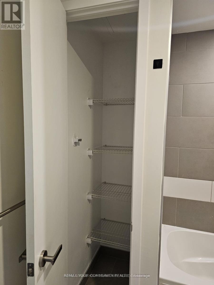 1607 - 197 Yonge Street, Toronto, Ontario  M5B 0C1 - Photo 15 - C13730682