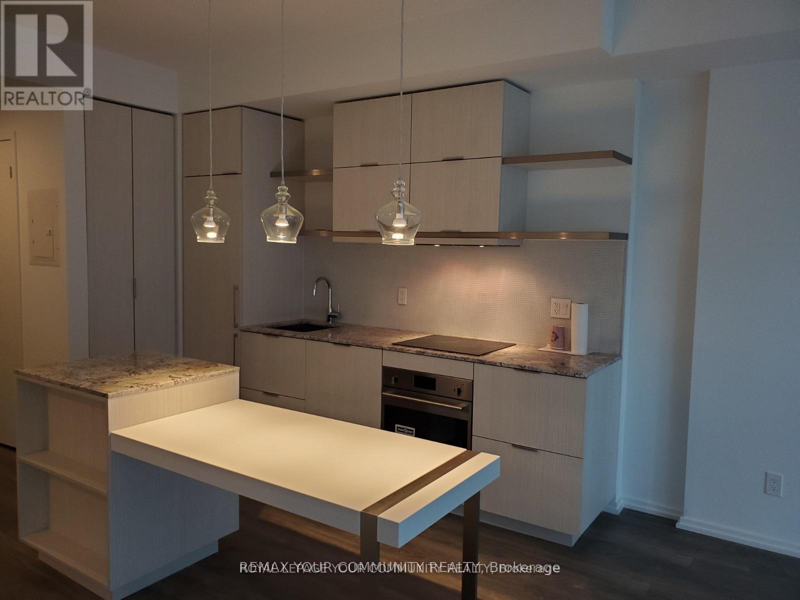 1607 - 197 Yonge Street, Toronto, Ontario  M5B 0C1 - Photo 3 - C13730682