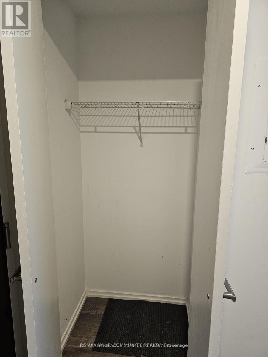 1607 - 197 Yonge Street, Toronto, Ontario  M5B 0C1 - Photo 6 - C13730682